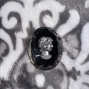 Vintage Cameo Brooch in Black and Silver